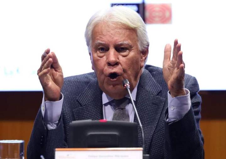 González califica de "antidemocrático" no convocar elecciones por miedo a que gane la derecha
