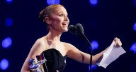 Ariana Grande Thanks Her 'Therapists and Gay People' While Accepting MTV VMA Award