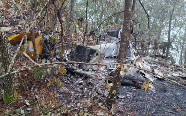 Protección Civil confirma muerte de 2 personas tras accidente de helicóptero de CFE en Jalisco