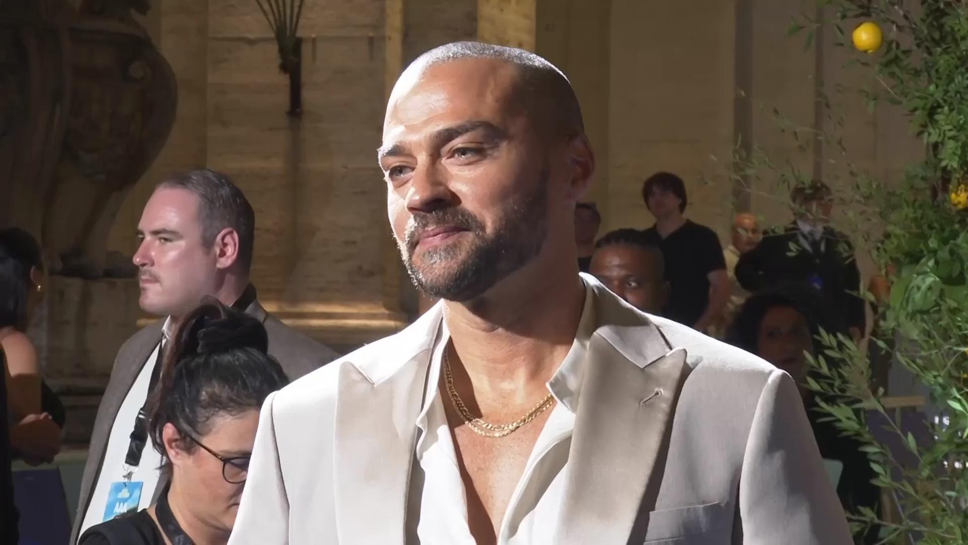 Jesse Williams pays tribute to Robert Redford