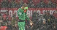 Chelsea's Robert Sanchez red-carded after 5 minutes against Man United