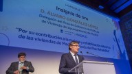 El Ayuntamiento recibe la Insignia de Oro de APIEM por su apuesta por la rehabilitación eléctrica de viviendas