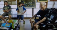 Japonés de 102 años rompe un nuevo récord al alcanzar la cima de una emblemática montaña