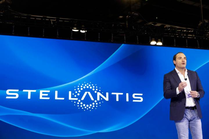 Stellantis: prohibir la venta de coches térmicos en 2035 en la UE no es realista