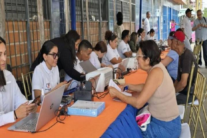 Activan jornada para tramitar documentos y pagos fiscales en Valencia