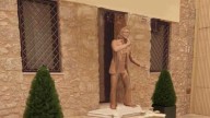 Trasladan cenizas de Camilo Sesto a su mausoleo en su ciudad natal en España