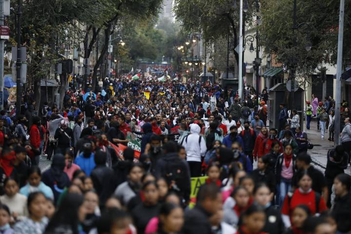 Protesta de los 43 de Ayotzinapa afectó operación de cuatro mil 527 comercios: Canaco CDMX