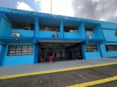 Padres y representantes del Complejo Educativo Luis Padrino reportan falta de pupitres