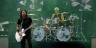 Foo Fighters surprise CT fans with a last minute concert in New Haven