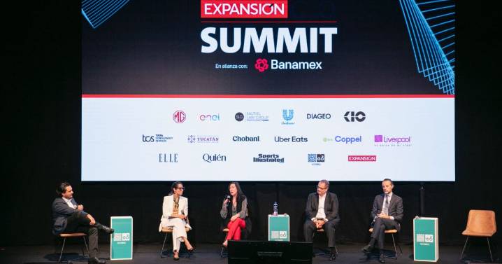 Liderar es más que dirigir, advierten CEOs en México