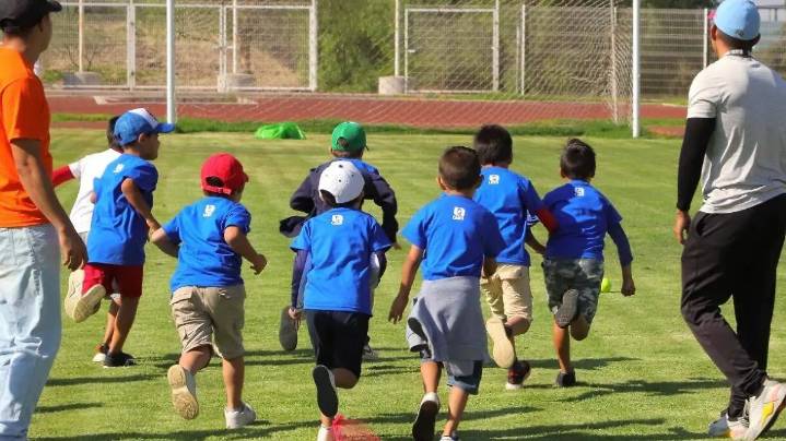 ¿Niños sin moverse? UAA entra al reto global con esta tecnología para medir su actividad física