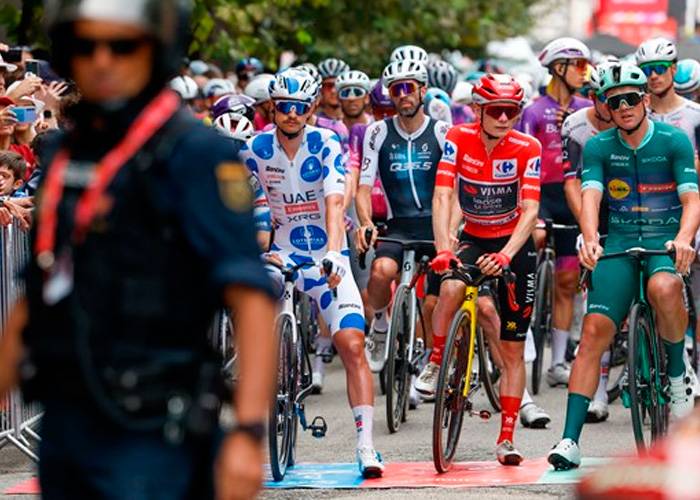 Con escándalo y sin poder recorrer la última etapa, terminó la Vuelta a España
