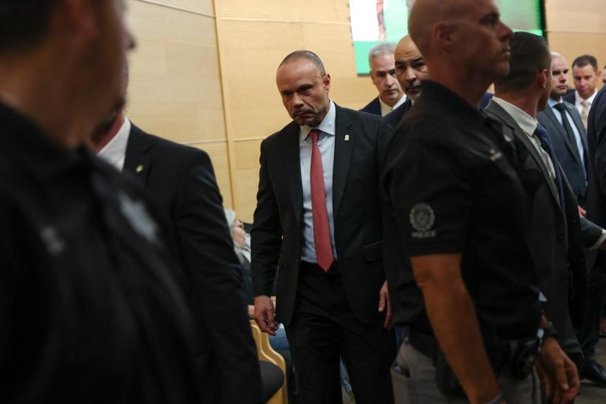 El FBI investiga una posible red que "ayudó e instigó" a Tyler Robinson