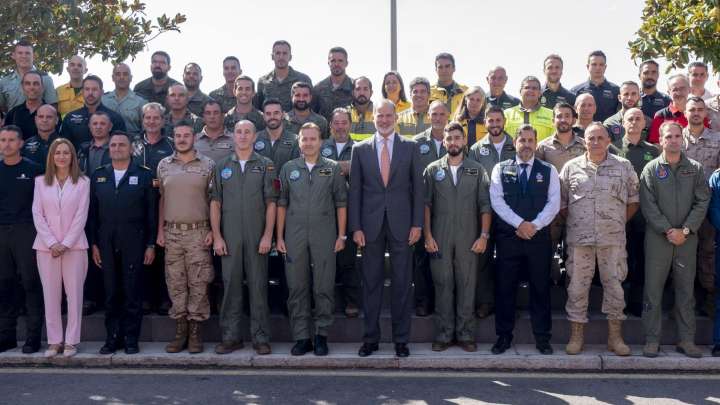 El Rey Felipe VI recibe a representantes de Navarra y les agradece su apoyo en la extinción de los incendios