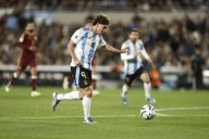 “Es un privilegio jugar con Leo”: las sensaciones de Julián Álvarez tras el triunfo de la Selección Argentina