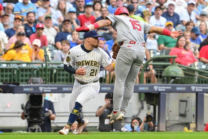 Deadspin | Cardinals edge Brewers to preserve slight wild-card chances