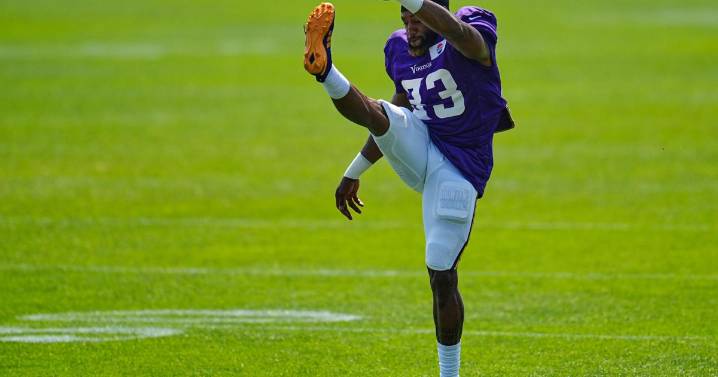 Aaron Jones honored by captaincy with Vikings, hardly worried by potential cut in workload