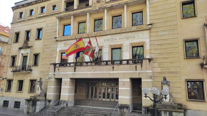Condenan a 20 años de prisión a un hombre por maltrato y agresión sexual al hijo menor de su pareja