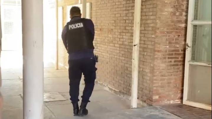 "Pide a gritos por una profesora": la angustia de la nena armada en la escuela de Mendoza