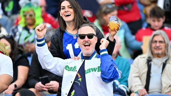 Undercover officers to wear opposing team's gear to monitor fans at Seahawks games