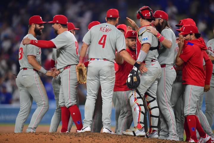 Deadspin | MLB roundup: Phillies edge Dodgers in 10, win NL East