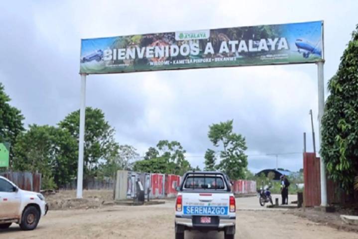 Ministro Sandoval plantea declarar en emergencia la carretera Puerto Ocopa