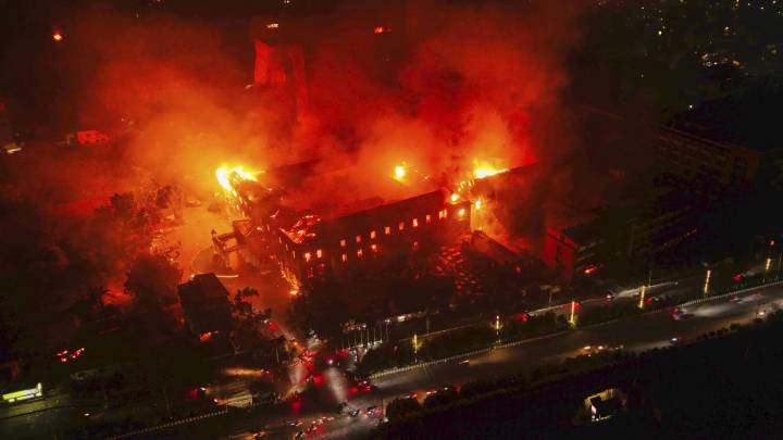 Las 48 horas que incendiaron Nepal: una cronología del pandemonio