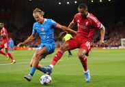 Un gol de Van Dijk en el descuento sofoca la reacción atlética en Anfield