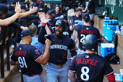 Buxton conecta 2 jonrones, incluido otro en el 1er turno, y Mellizos vencen 4
