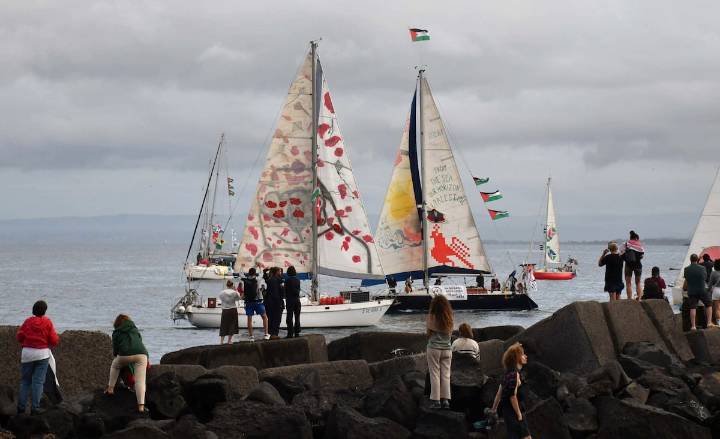 La flotilla zarpa de nuevo hacia Gaza tras cuatro días de complicaciones en Creta