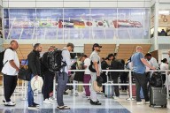 Drop in tourists visiting US lingers