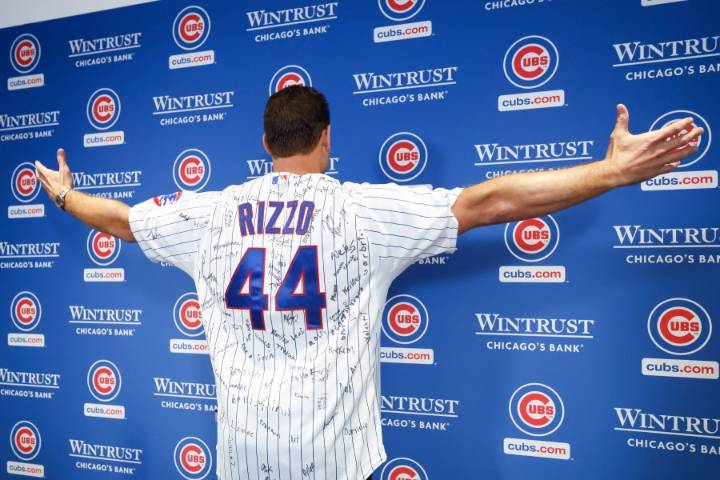 Anthony Rizzo retires with the Chicago Cubs, nearly catches home run in Wrigley bleachers