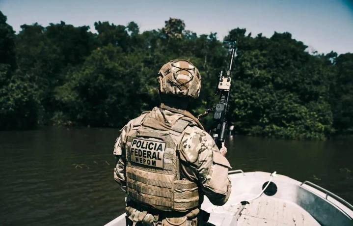 Cazas brasileños interceptan aeronave procedente de Venezuela con 380 kilos de droga