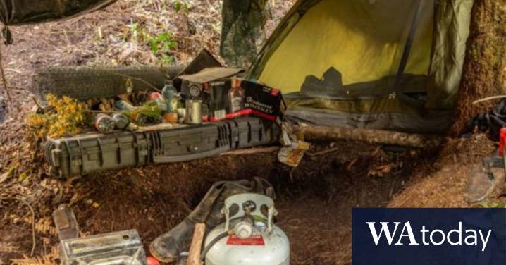 Fugitive father Tom Phillips had outside help, NZ police say after fatal shootout near bush camp