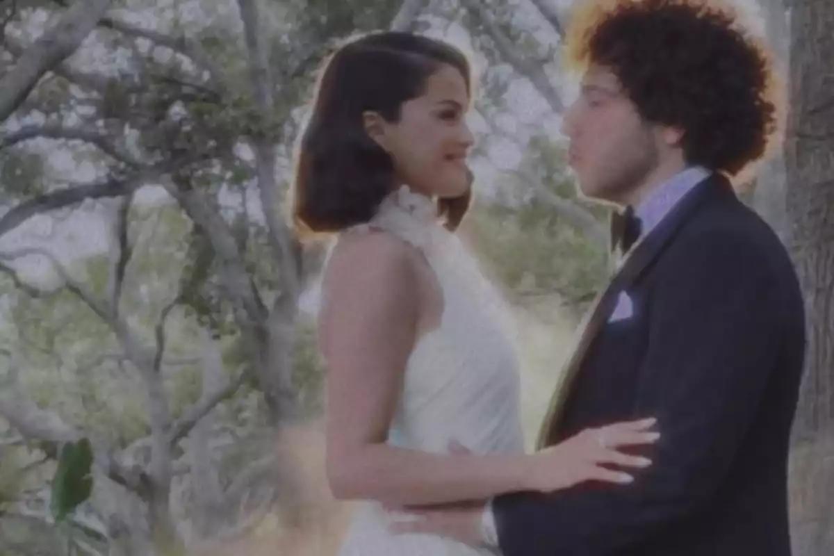 ¡Se dieron el sí! Selena Gómez se casa con Benny Blanco en ceremonia íntima