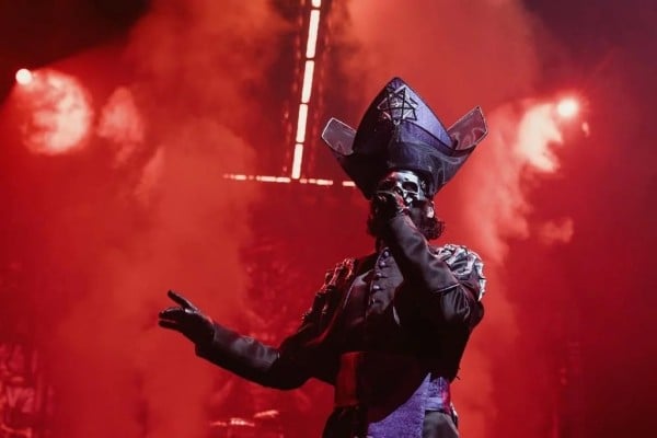 Cancelan show de Ghost en CDMX por intoxicación de vocalista