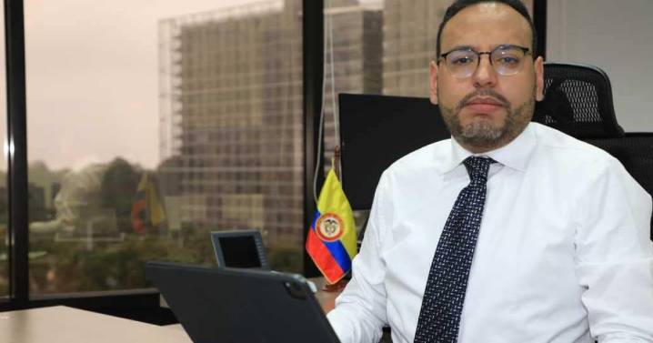 Nueva renuncia en el Gobierno nacional: el presidente Petro aceptó la salida de Julián Molina, ministro TIC
