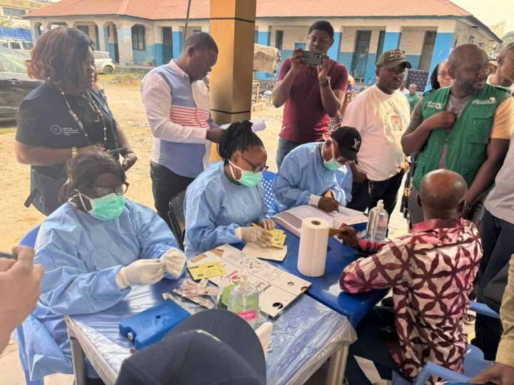 Vacunación contra ébola comenzó en zona comprometida de RDC
