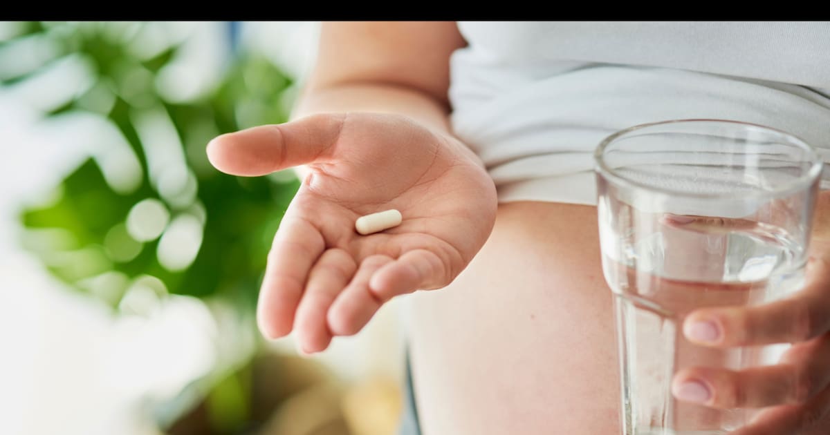 Expertos le responden a Trump: no hay evidencia científica de que tomar acetaminofén durante embarazo cause autismo