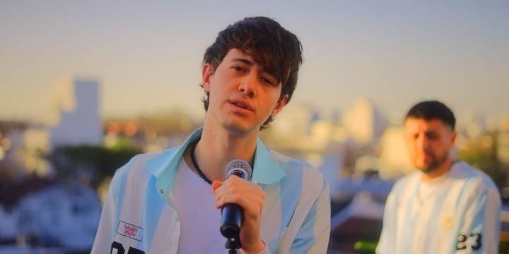 A pura cumbia y con guiños a la Selección Argentina, Dante Ortega, el nieto de Palito, lanzó un nuevo tema