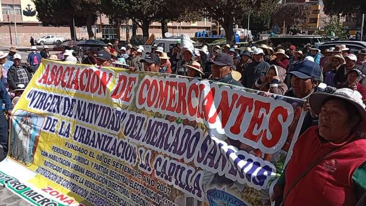 Juliaca: Comerciantes de San Luis protestan contra cambio de uso de comercial a recreativo