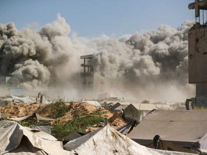 In Gaza City, death seems easier than displacement