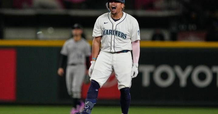 Mariners clinch playoff berth, beating Rockies 4