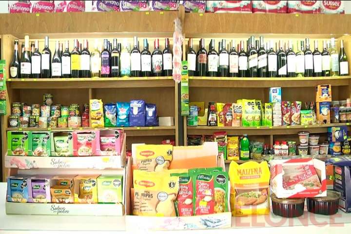 Almacenes y farmacias fueron los más golpeados por la caída de consumo en agosto