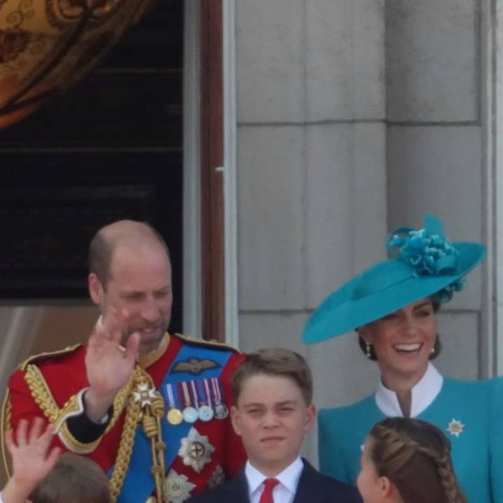 Prince William & Kate Middleton Treat Kids to Harry Potter TV Set Visit