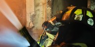 Motel se incendió desatando el pánico entre los clientes: tuvieron que evacuar con la ropa en mano