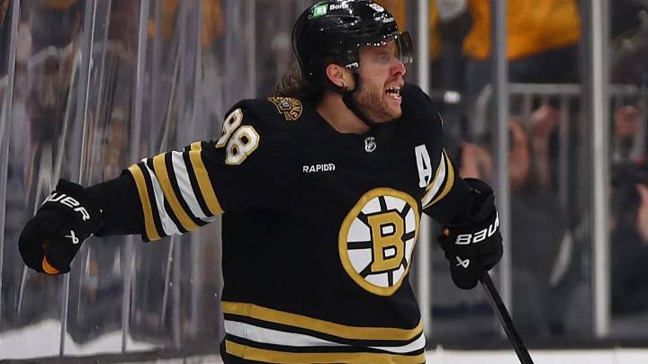 Bruins' David Pastrnak to miss start of camp with tendinitis