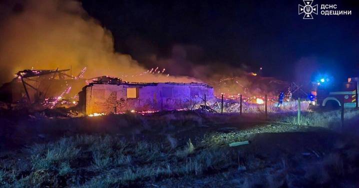 Russia launches a large-scale attack on Ukraine, killing 3 and wounding dozens