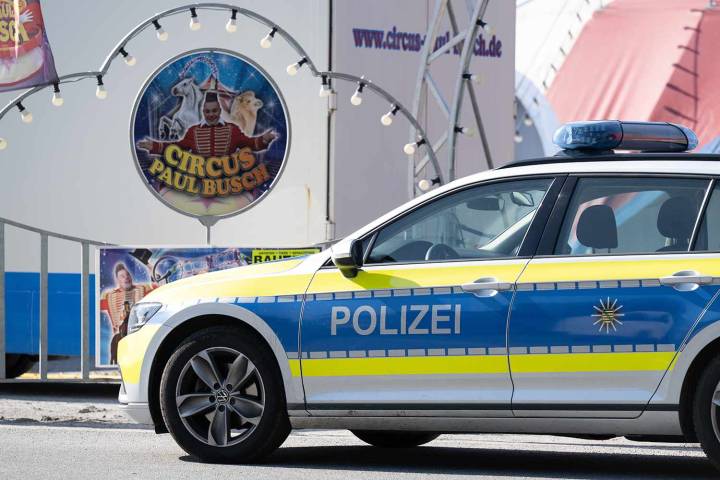 27-Year-Old Trapeze Artist Dies After Falling During Circus Performance