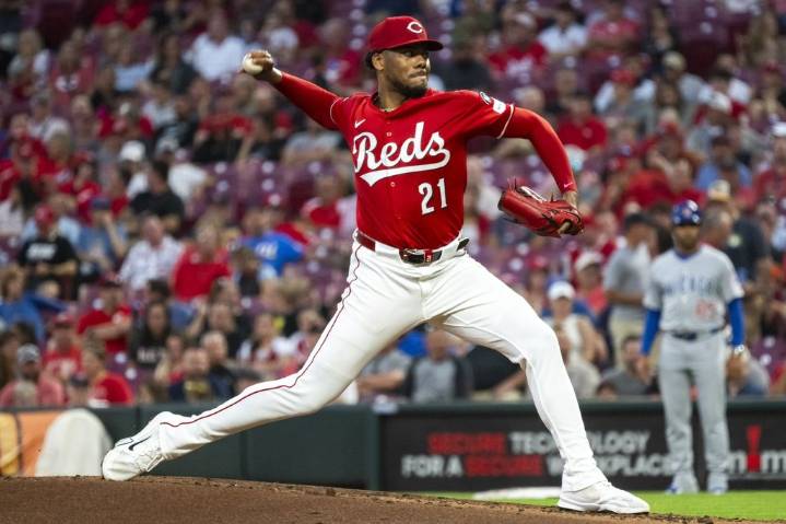 Reds pitcher Hunter Greene holds Cubs hitless until Ballesteros’ two-out double in the 7th – Winnipeg Free Press